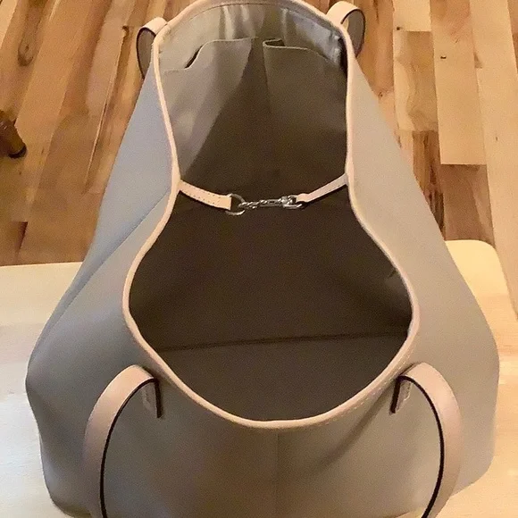 Big Logo Coach Tote - Picture 3 of 12